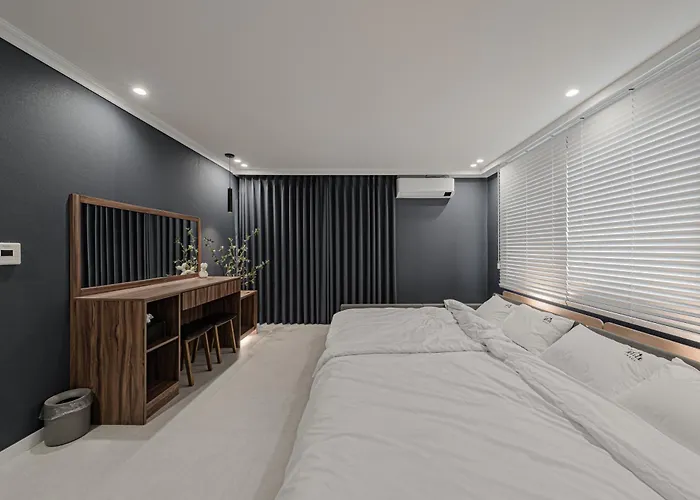 Yang Apartment