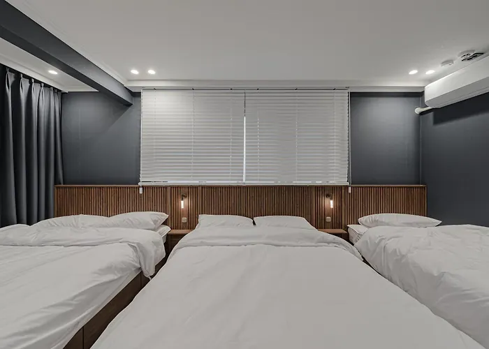 Yang Apartment *
