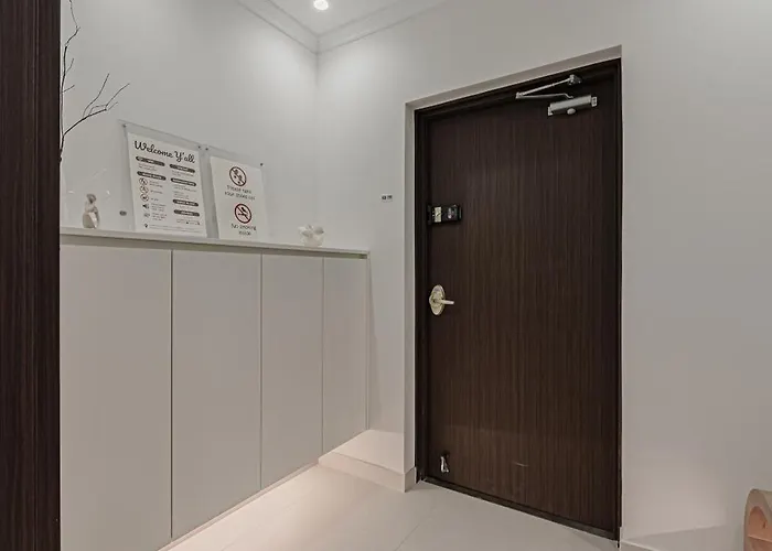 Yang Apartment *