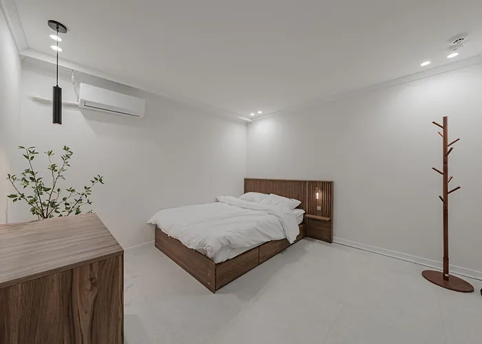 Yang Apartment